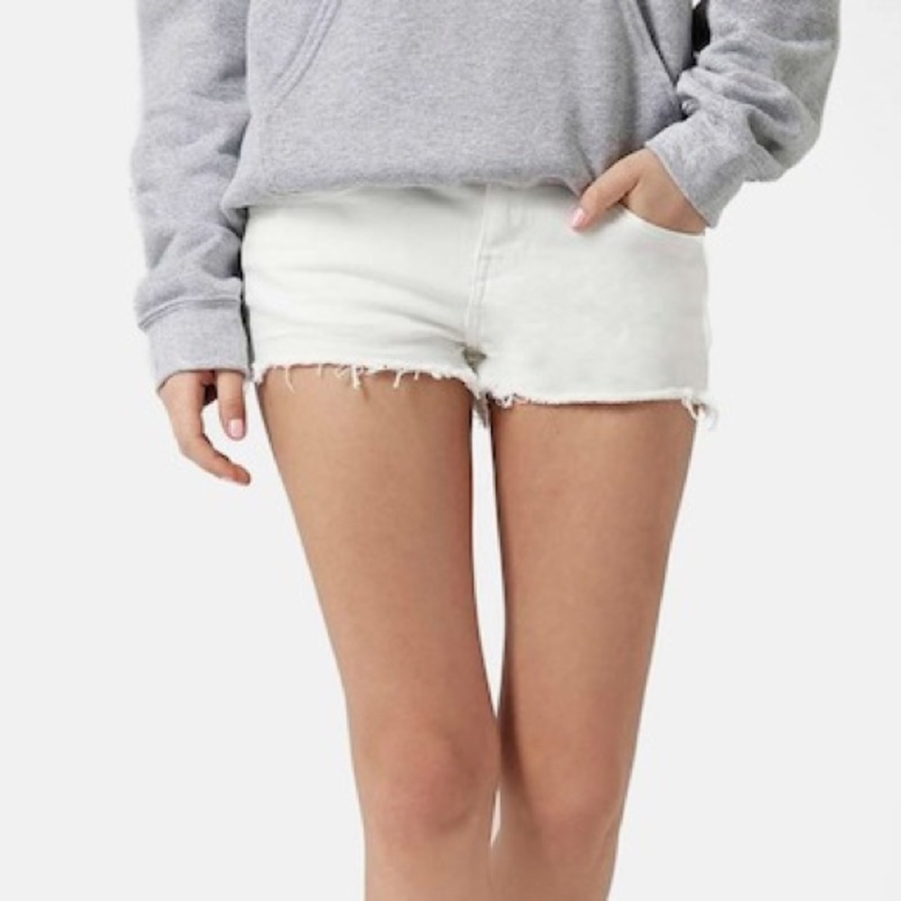 NWOT Topshop Moto Daisy Cutoff Denim Shorts White